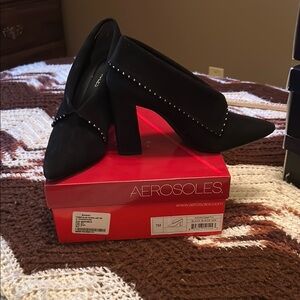 AEROSOLES Black Classic Heels